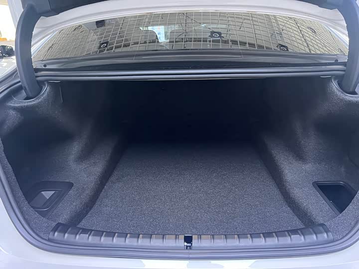 Фото 16 - BMW 5 Series