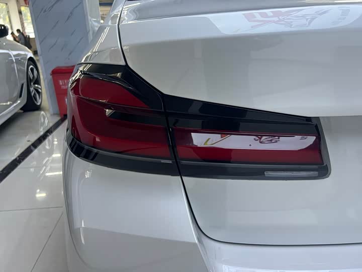 Фото 17 - BMW 5 Series