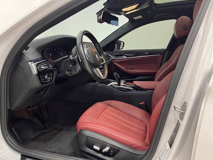 Фото 6 - BMW 5 Series