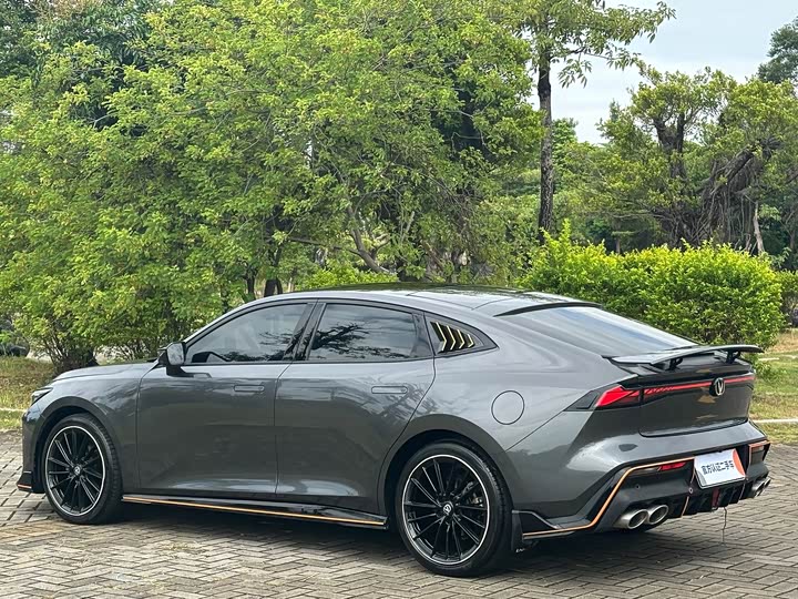 Фото 10 - Changan UNI-V