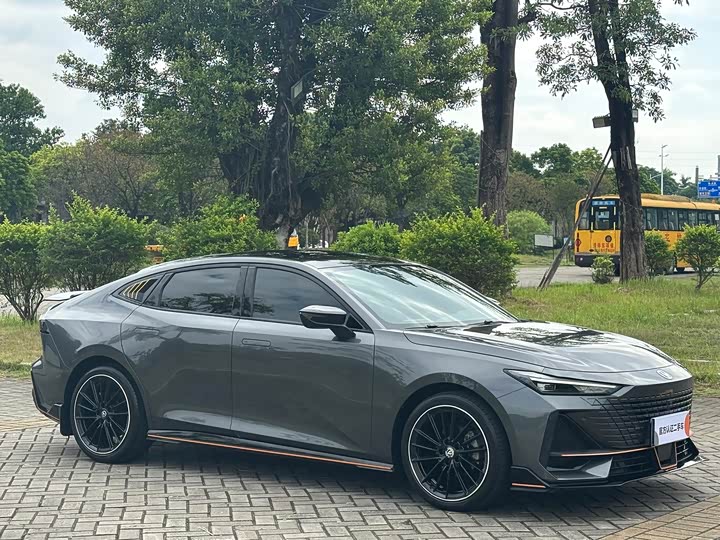 Фото 3 - Changan UNI-V