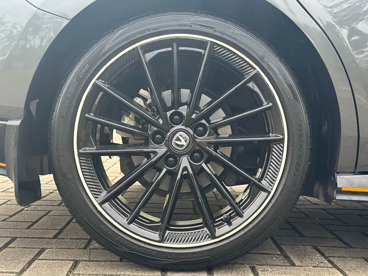 Фото 9 - Changan UNI-V