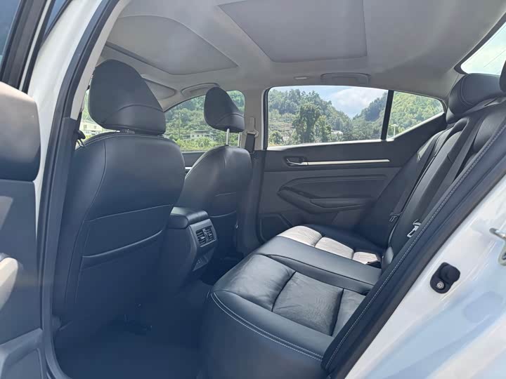 Фото 9 - Nissan Teana