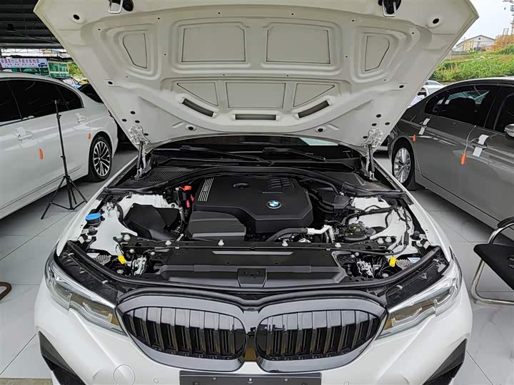 Фото 10 - BMW 3 Series