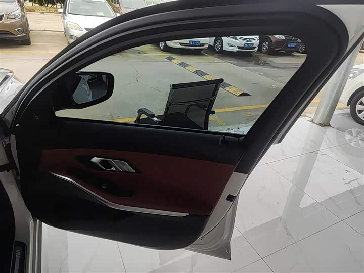 Фото 15 - BMW 3 Series