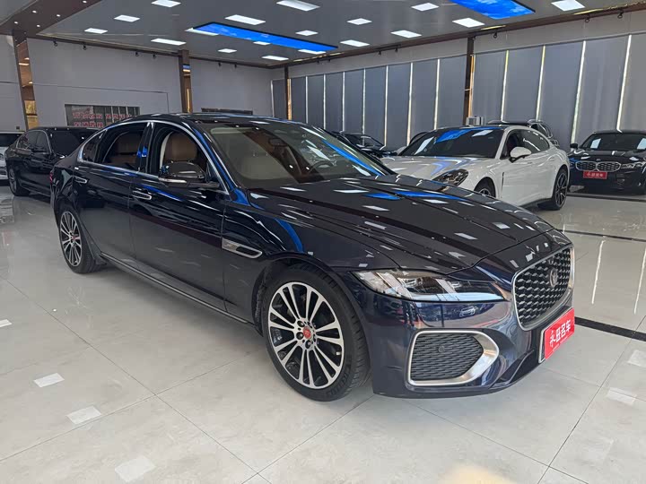 Фото 2 - Jaguar XF L