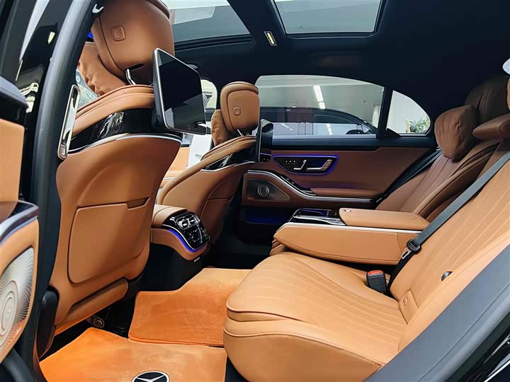 Фото 14 - Mercedes-Benz S-Class