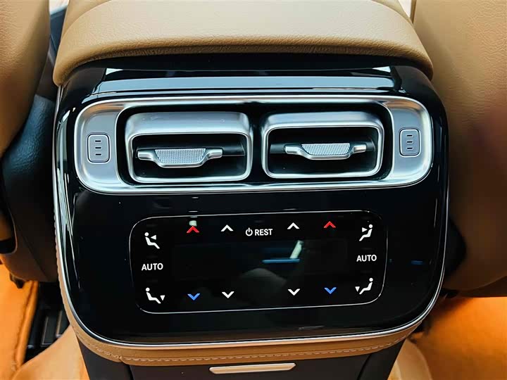 Фото 16 - Mercedes-Benz S-Class