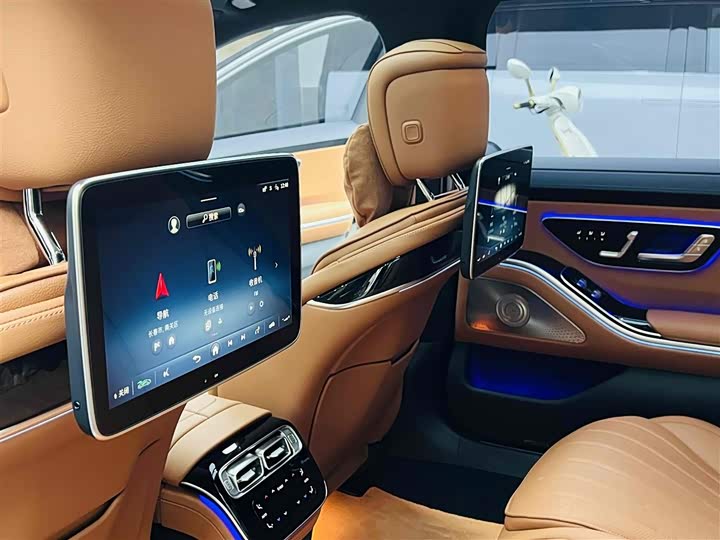 Фото 17 - Mercedes-Benz S-Class