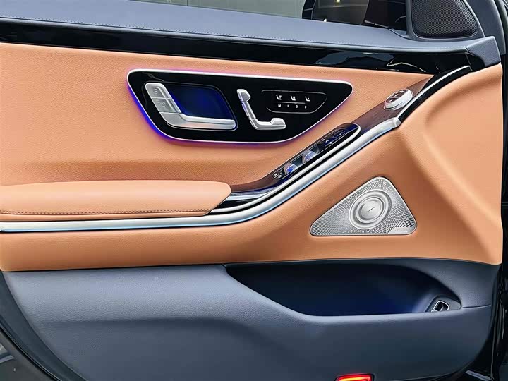 Фото 8 - Mercedes-Benz S-Class