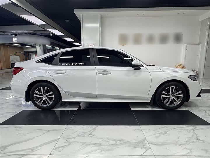 Фото 10 - Honda Civic