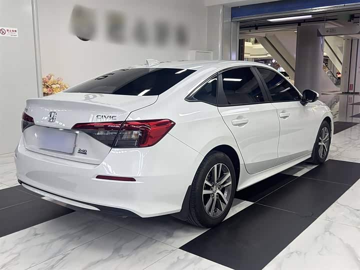 Фото 13 - Honda Civic