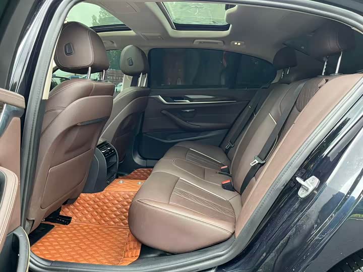 Фото 8 - BMW 5 Series