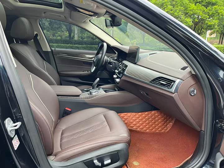 Фото 9 - BMW 5 Series