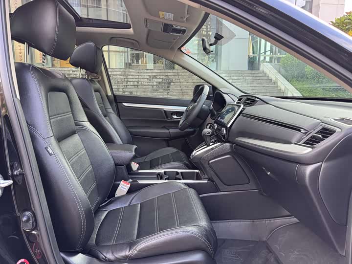 Фото 10 - Honda CR-V