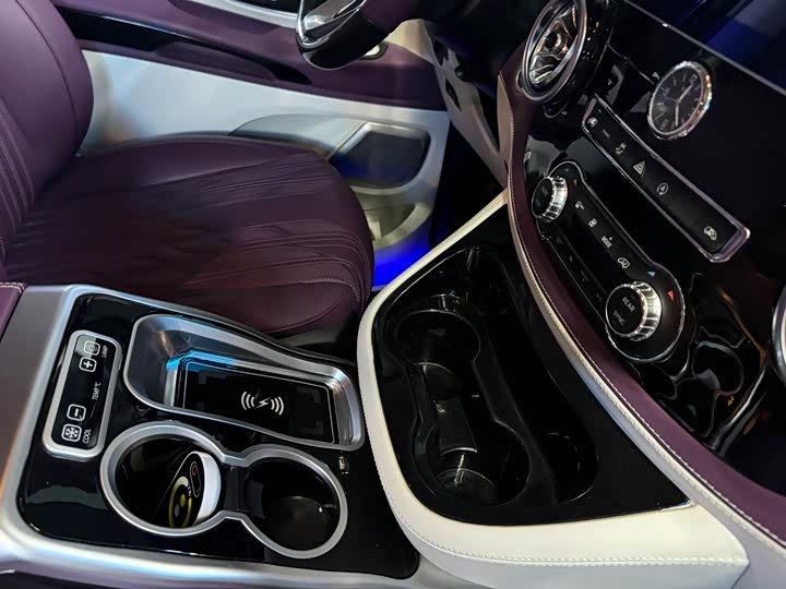 Фото 25 - Mercedes-Benz Vito