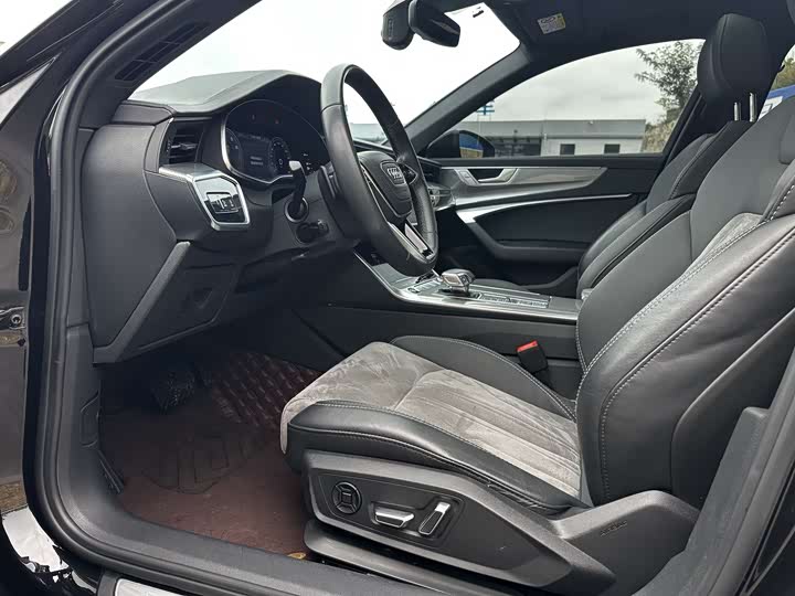 Фото 10 - Audi A6L