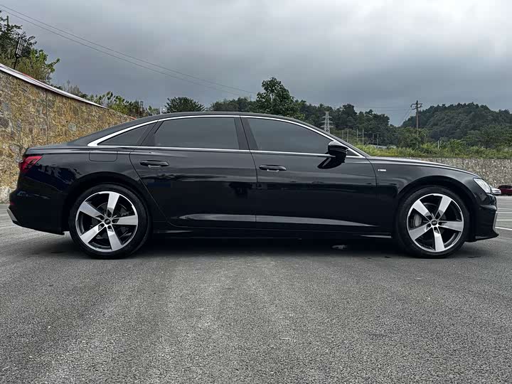 Фото 12 - Audi A6L