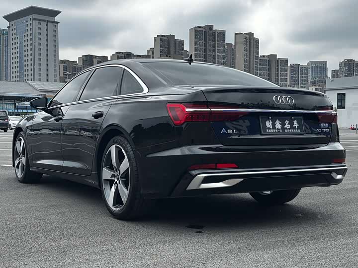 Фото 15 - Audi A6L