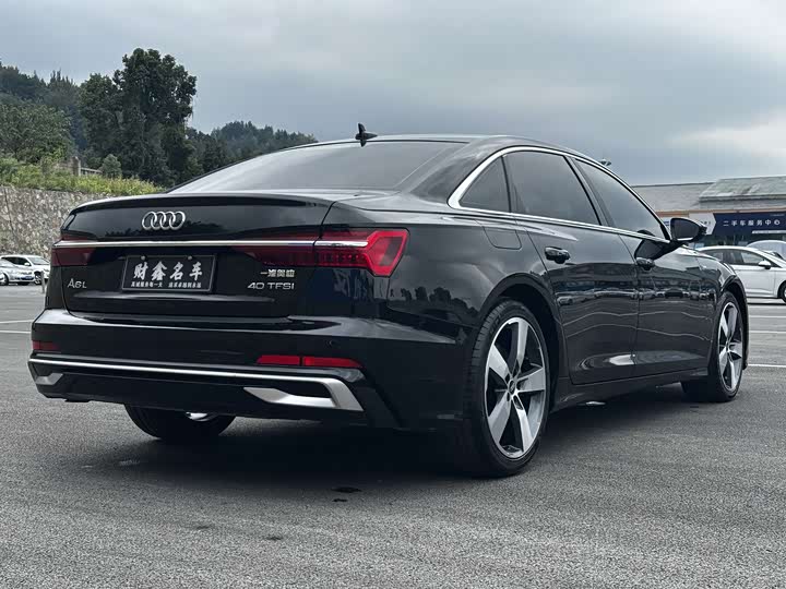 Фото 16 - Audi A6L