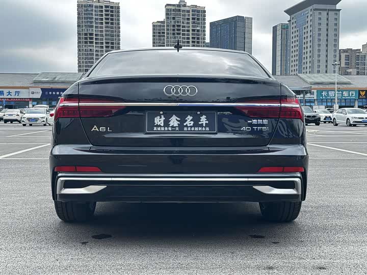 Фото 17 - Audi A6L