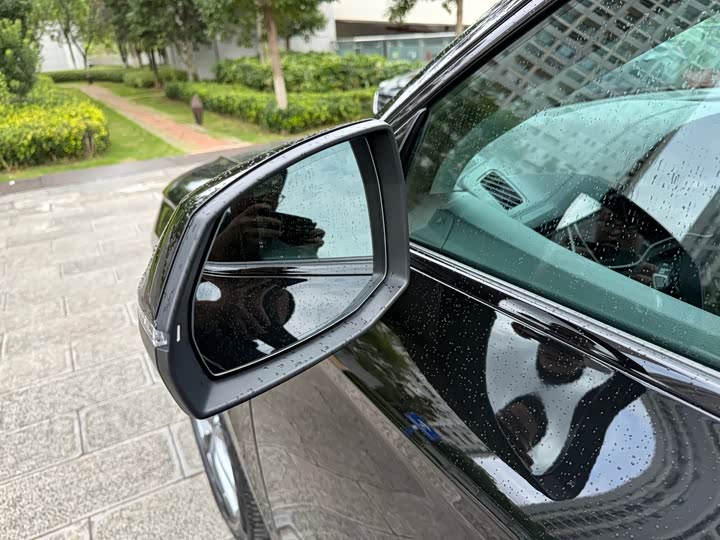 Фото 17 - Audi Q5L