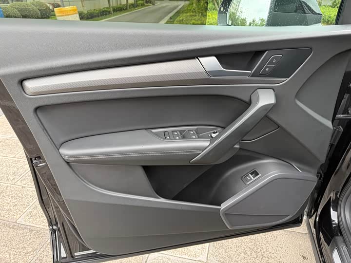 Фото 18 - Audi Q5L