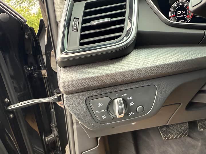 Фото 22 - Audi Q5L