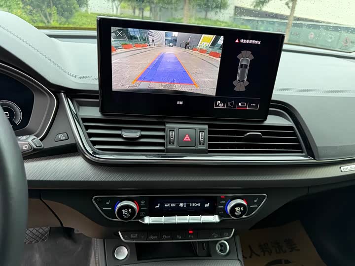 Фото 25 - Audi Q5L