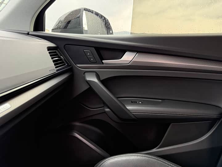 Фото 27 - Audi Q5L