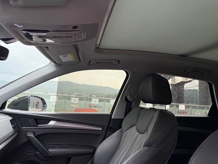 Фото 29 - Audi Q5L