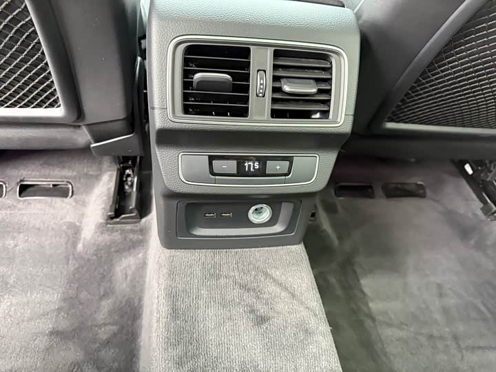 Фото 33 - Audi Q5L