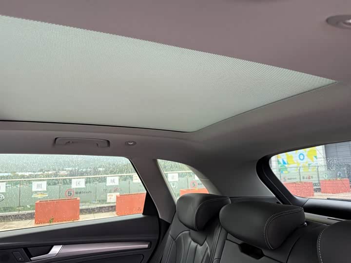 Фото 35 - Audi Q5L