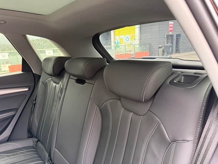 Фото 36 - Audi Q5L