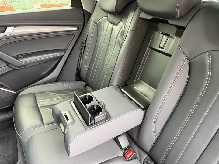 Фото 37 - Audi Q5L