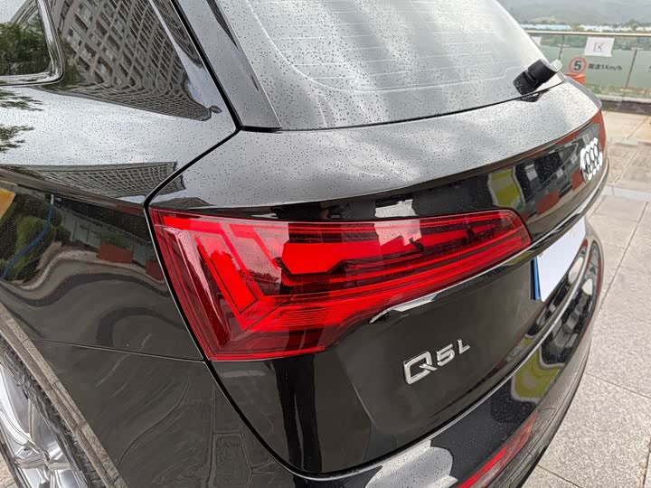 Фото 38 - Audi Q5L
