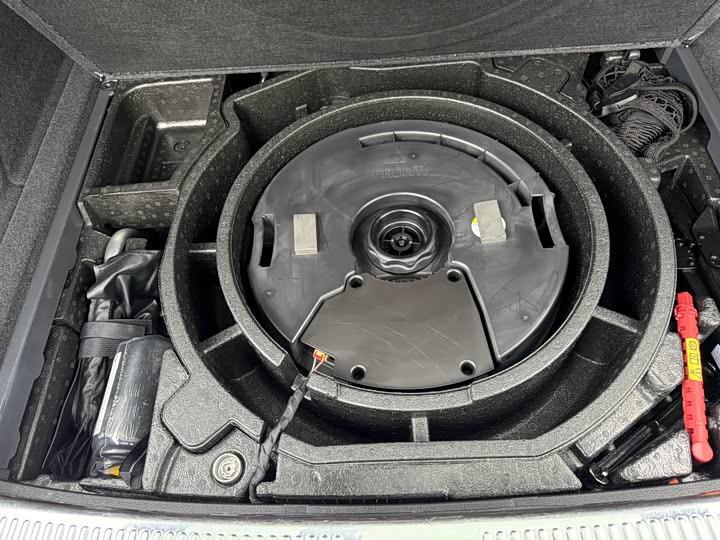 Фото 42 - Audi Q5L