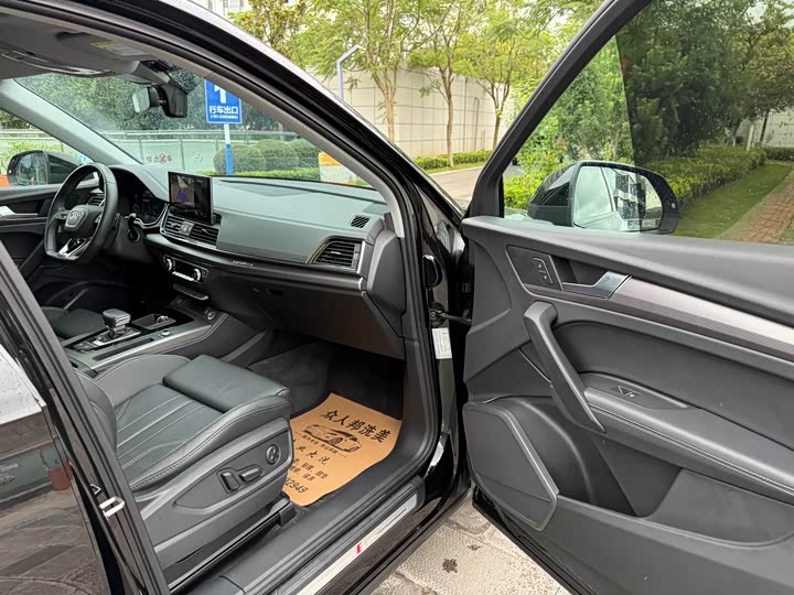 Фото 45 - Audi Q5L