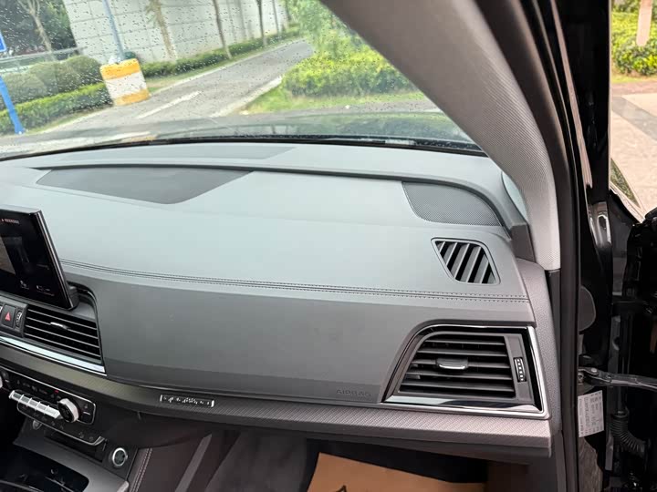 Фото 46 - Audi Q5L