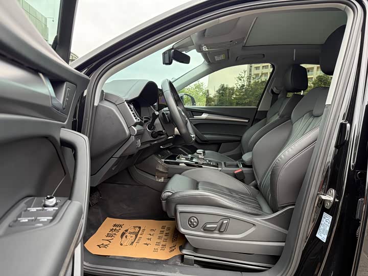 Фото 5 - Audi Q5L