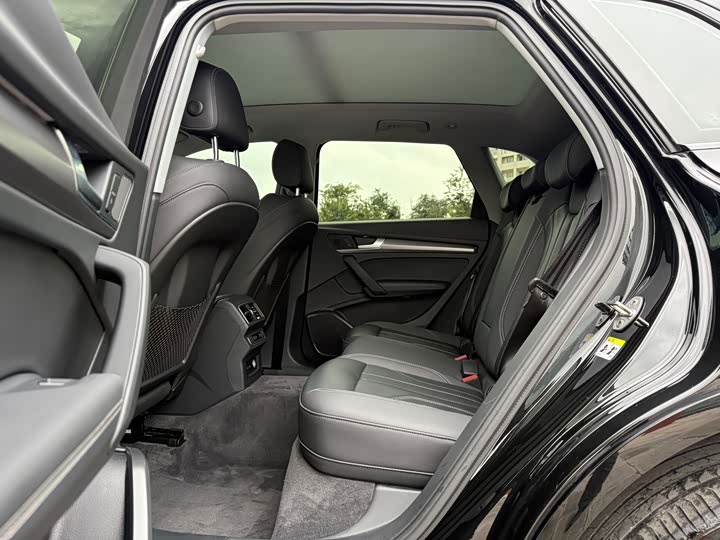 Фото 7 - Audi Q5L