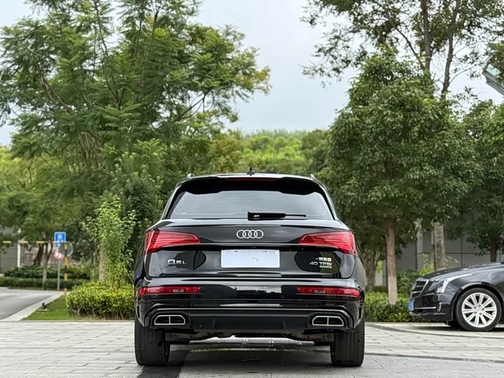 Фото 9 - Audi Q5L