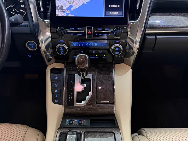 Фото 16 - Toyota Alphard