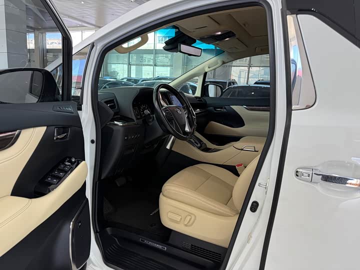 Фото 7 - Toyota Alphard