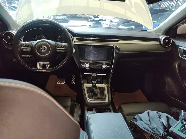 Фото 10 - MG Motor 6