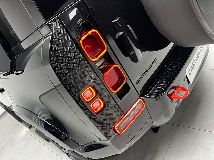 Фото 12 - Land Rover Defender