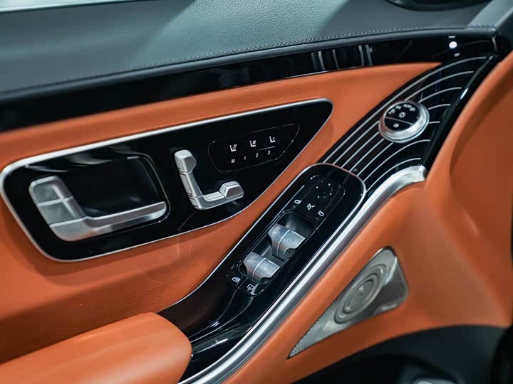 Фото 10 - Mercedes-Benz S-Class