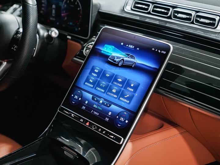 Фото 14 - Mercedes-Benz S-Class