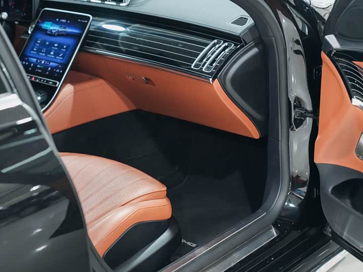 Фото 18 - Mercedes-Benz S-Class