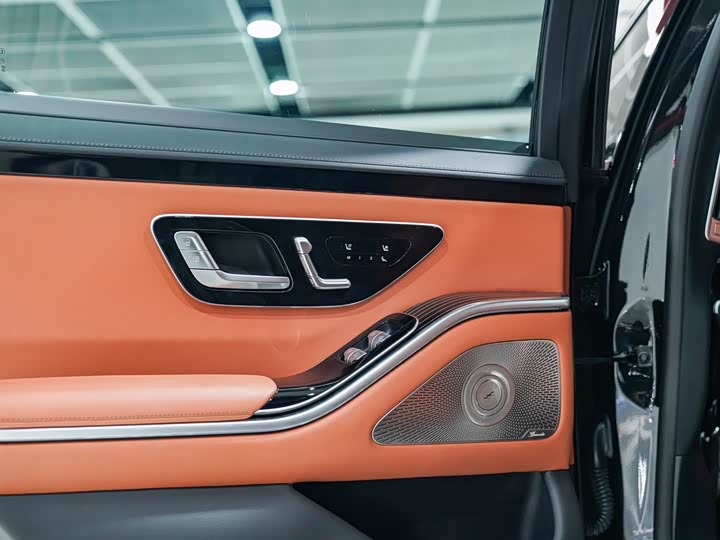 Фото 24 - Mercedes-Benz S-Class